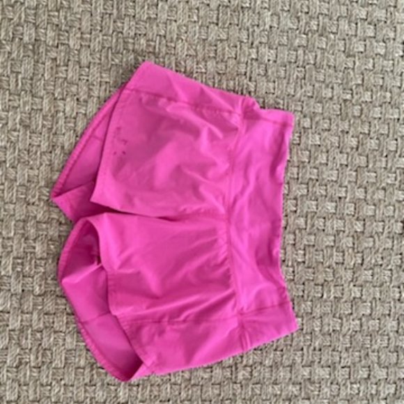 SONIC PINK- size 4 and four inch(small stain on the bottom) - Picture 1 of 6